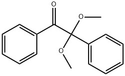 2,2-ジメトキシ-2-フェニルアセトフェノン 化学構造式
