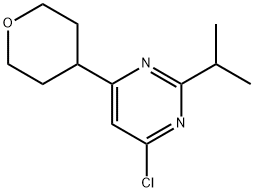 4-chloro-2-(iso-propyl)-6-(4-tetrahydropyranyl)pyrimidine|