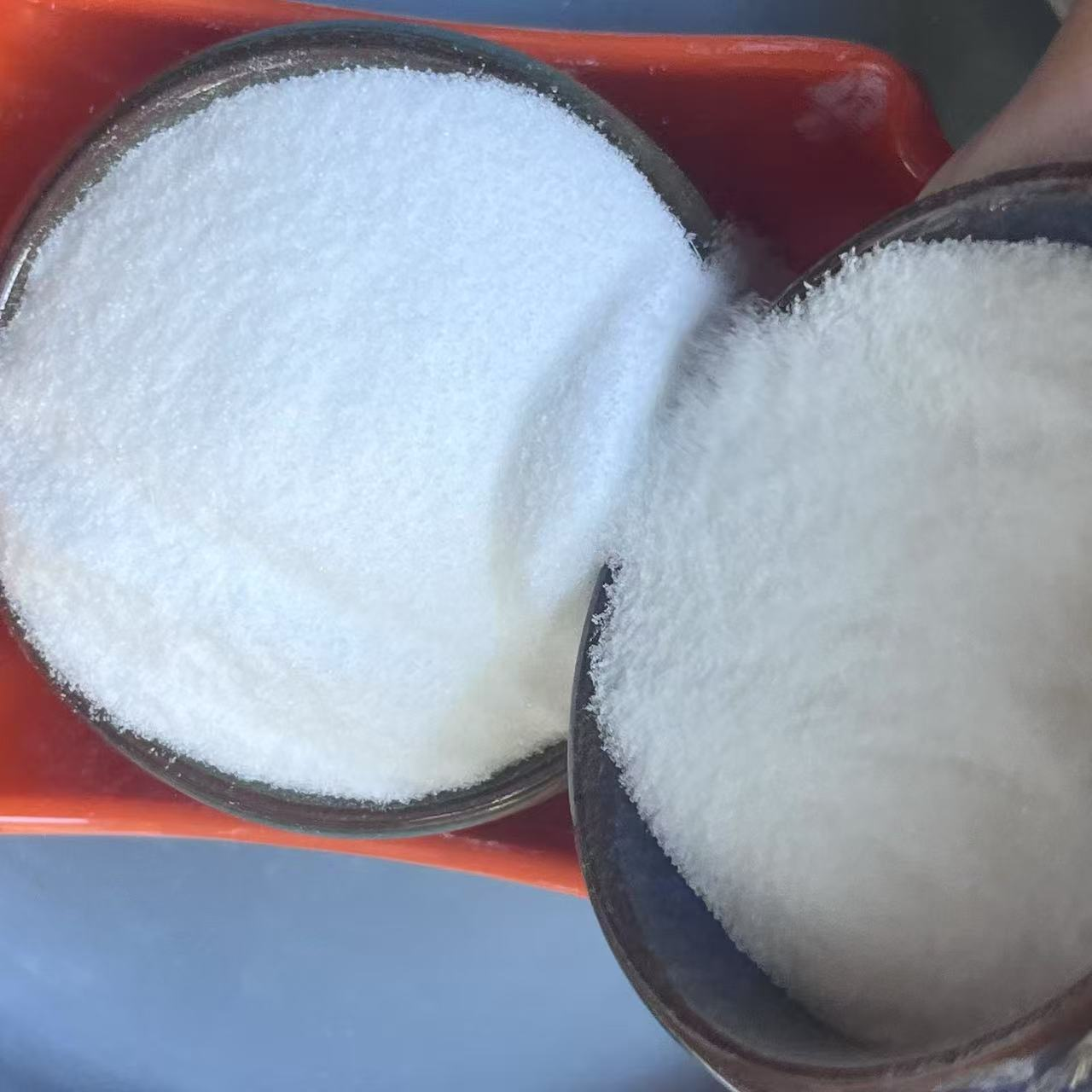 Carbohydrazide